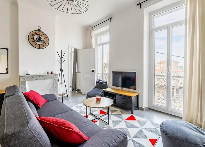 Toulon: Superbe Appartement Avec 2 Chambres