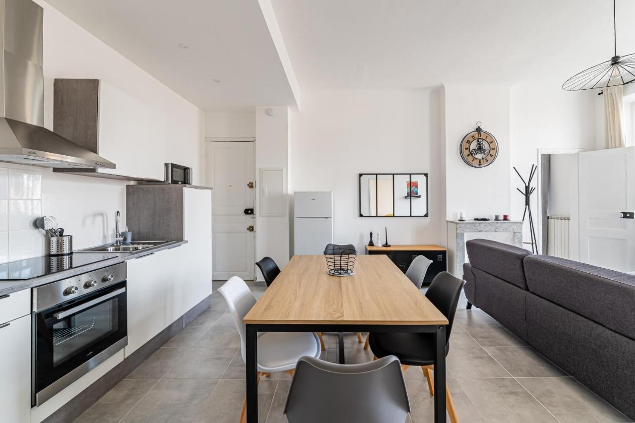 Toulon: Superbe Avec 2 Apartment Toulon